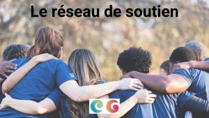 groupe d'amis, de dos, se tenant par les épaules : l'image représente le soutien.